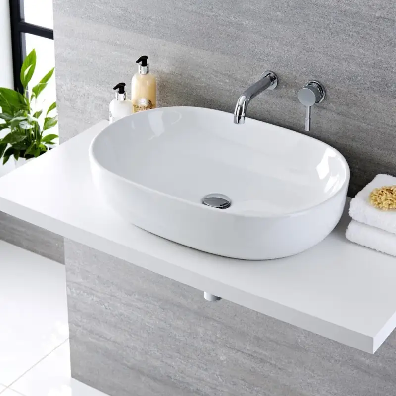 Aufsatzwaschbecken, oval, 590mm x 425mm - mit Unterputz-Einhebelmischer – Otterton Finale Aktion