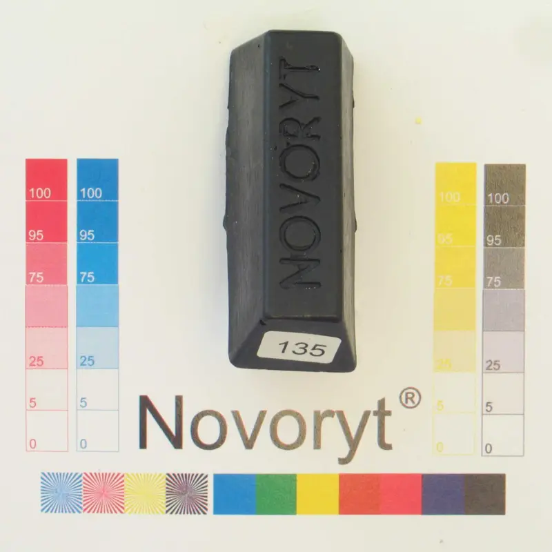 Kostenfreie Lieferung NOVORYT® Weichwachs Farbe 035 schwarz 1 Stange der Serie WW003